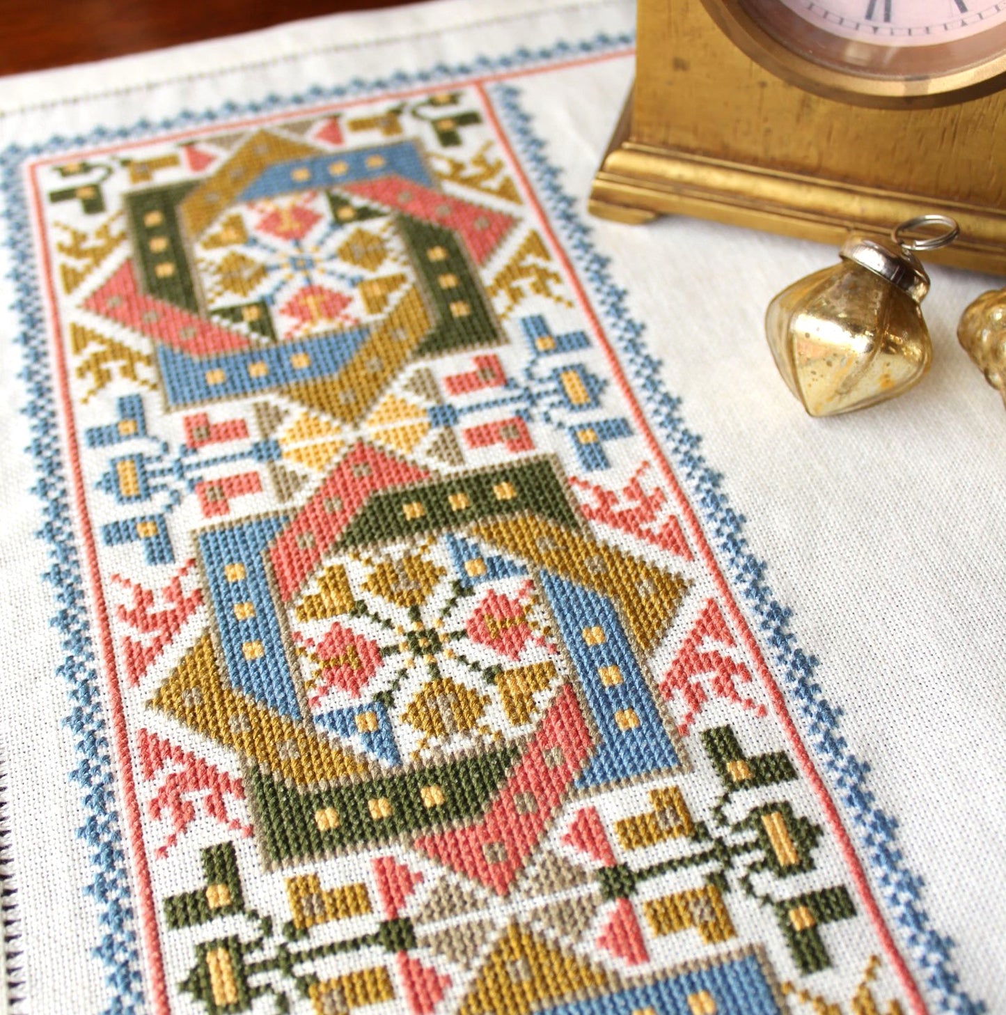 Anafi Diamanti cross stitch folk embroidery PDF pattern