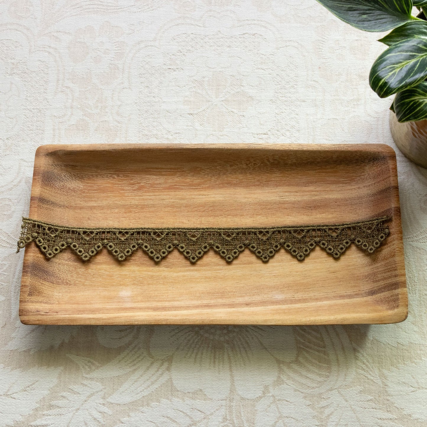 Avlea Trim No. 003 - Greek Zigzag metallic trim