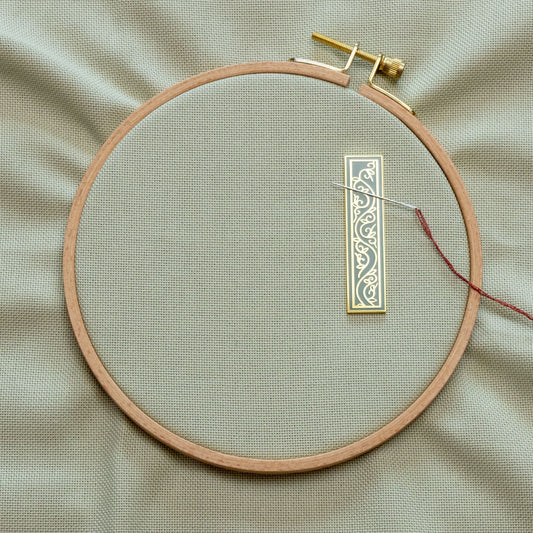 How to choose an embroidery hoop, stand, or frame for your stitching project