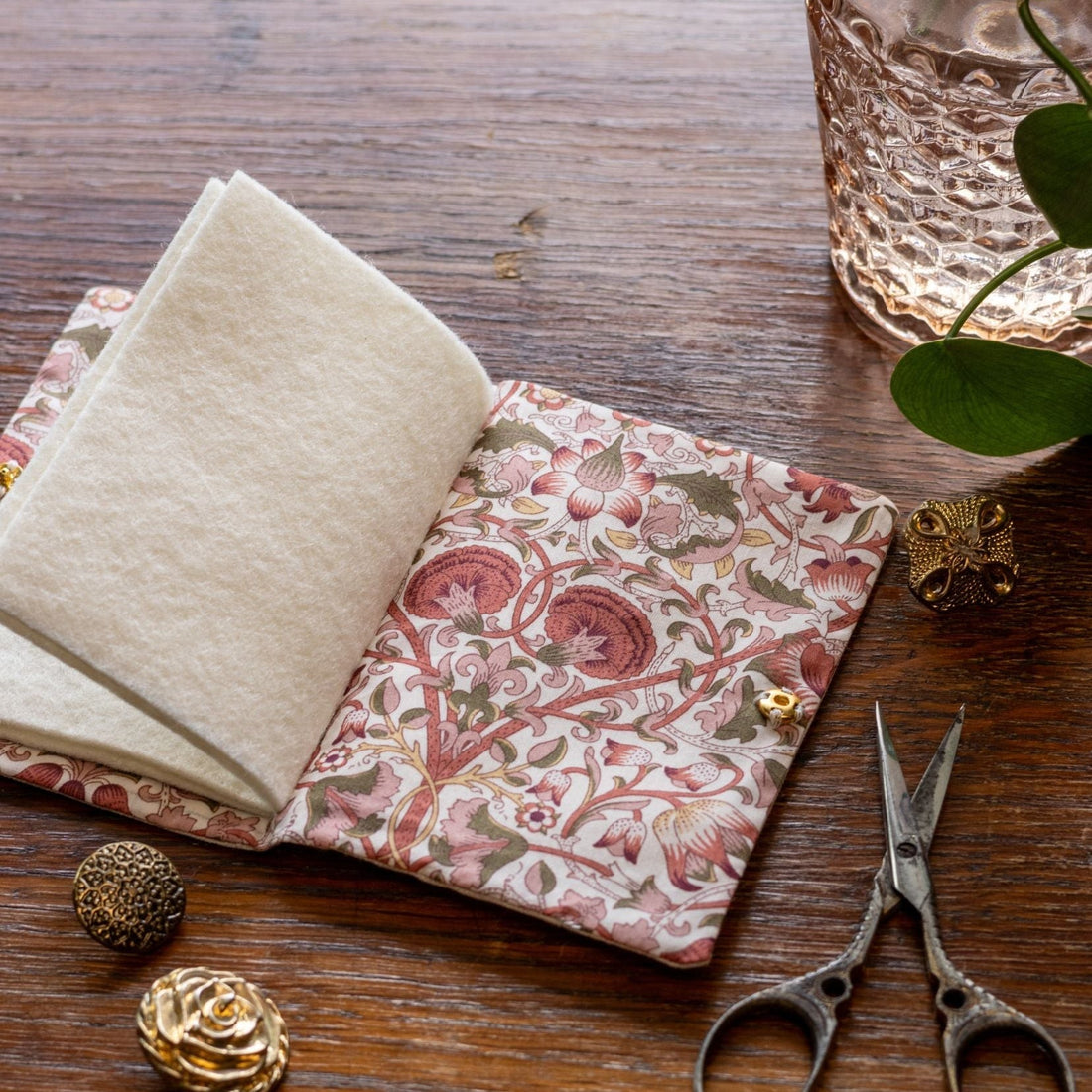 How to make a needlebook