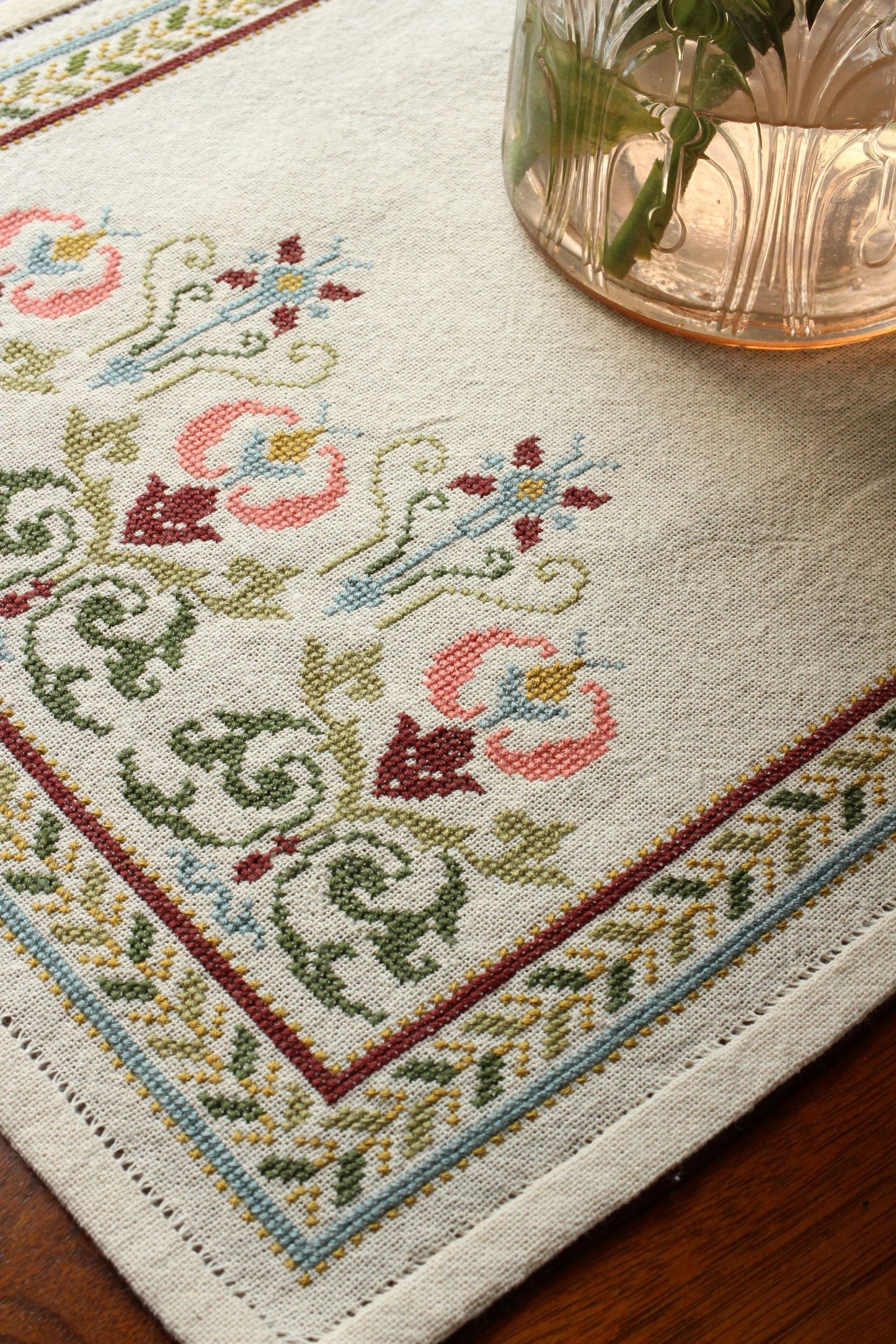 folk embroidery table runner with flowers