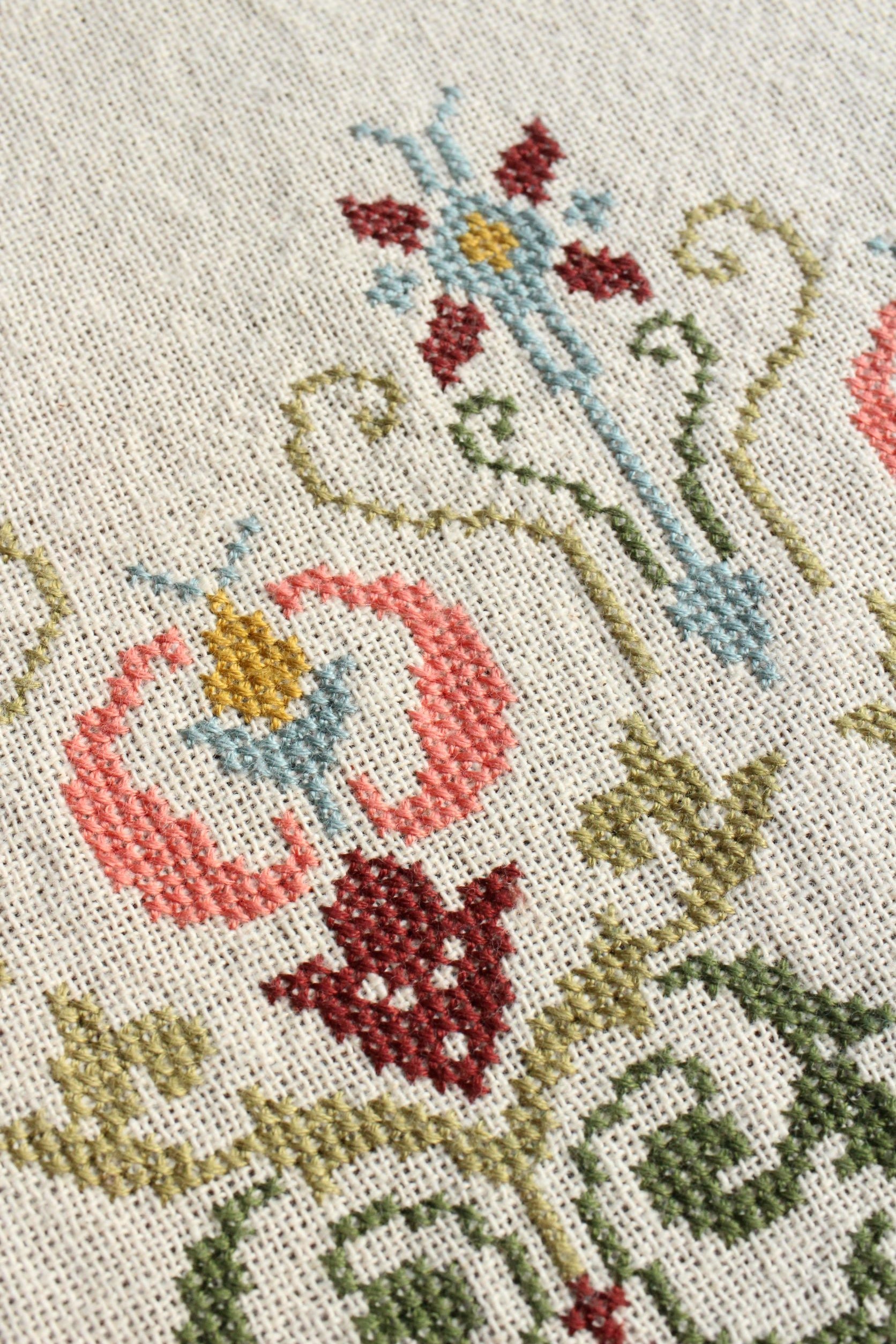 folk embroidery table runner with flowers