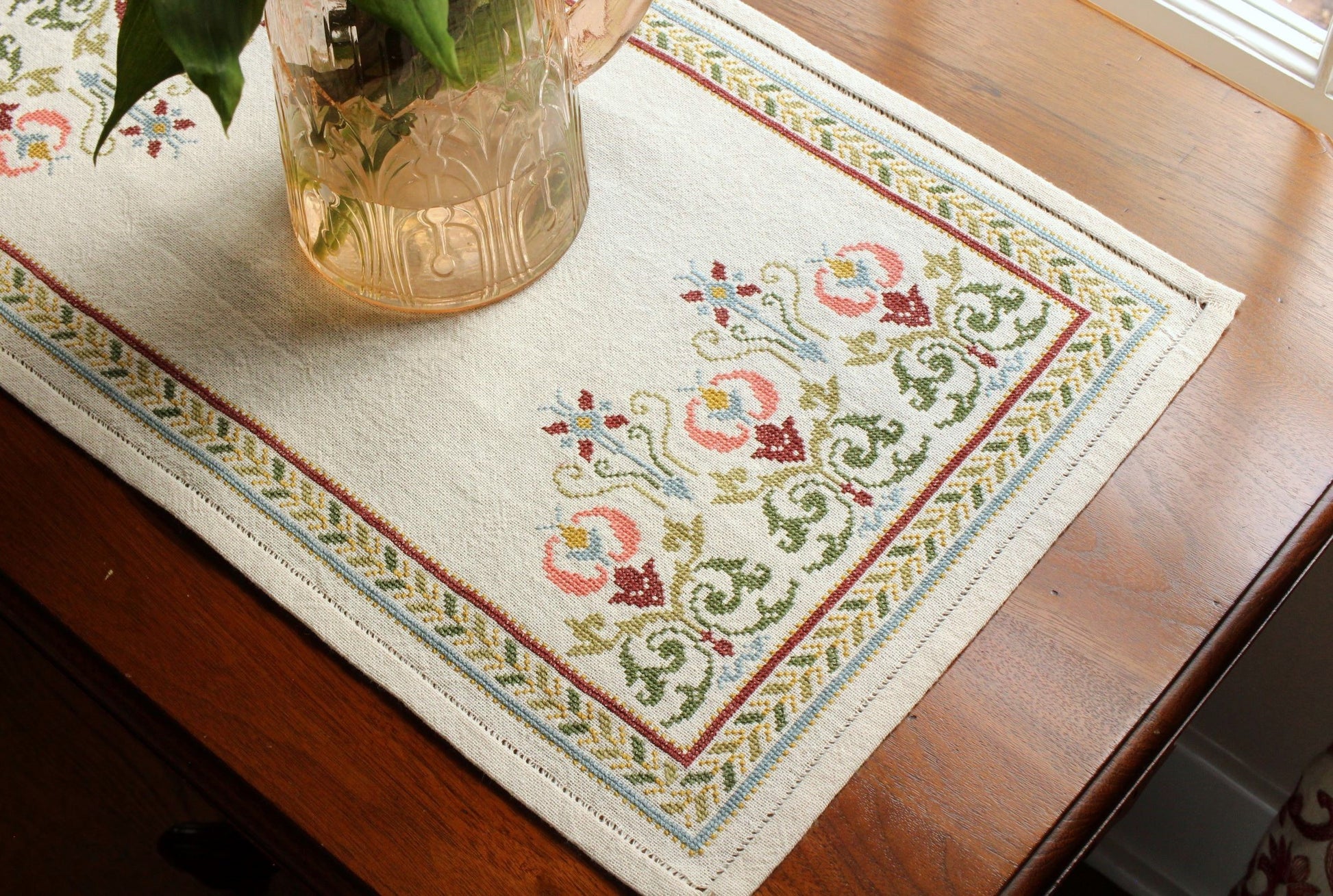 folk embroidery table runner with flowers