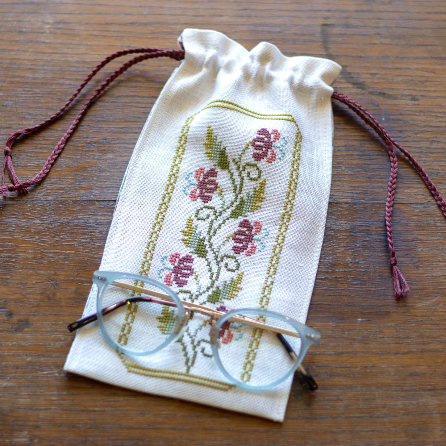 'NEW! Cecily lined bag cross stitch folk embroidery kit