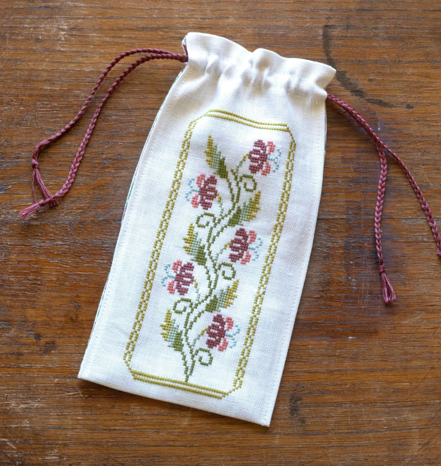 'NEW! Cecily lined bag cross stitch folk embroidery kit