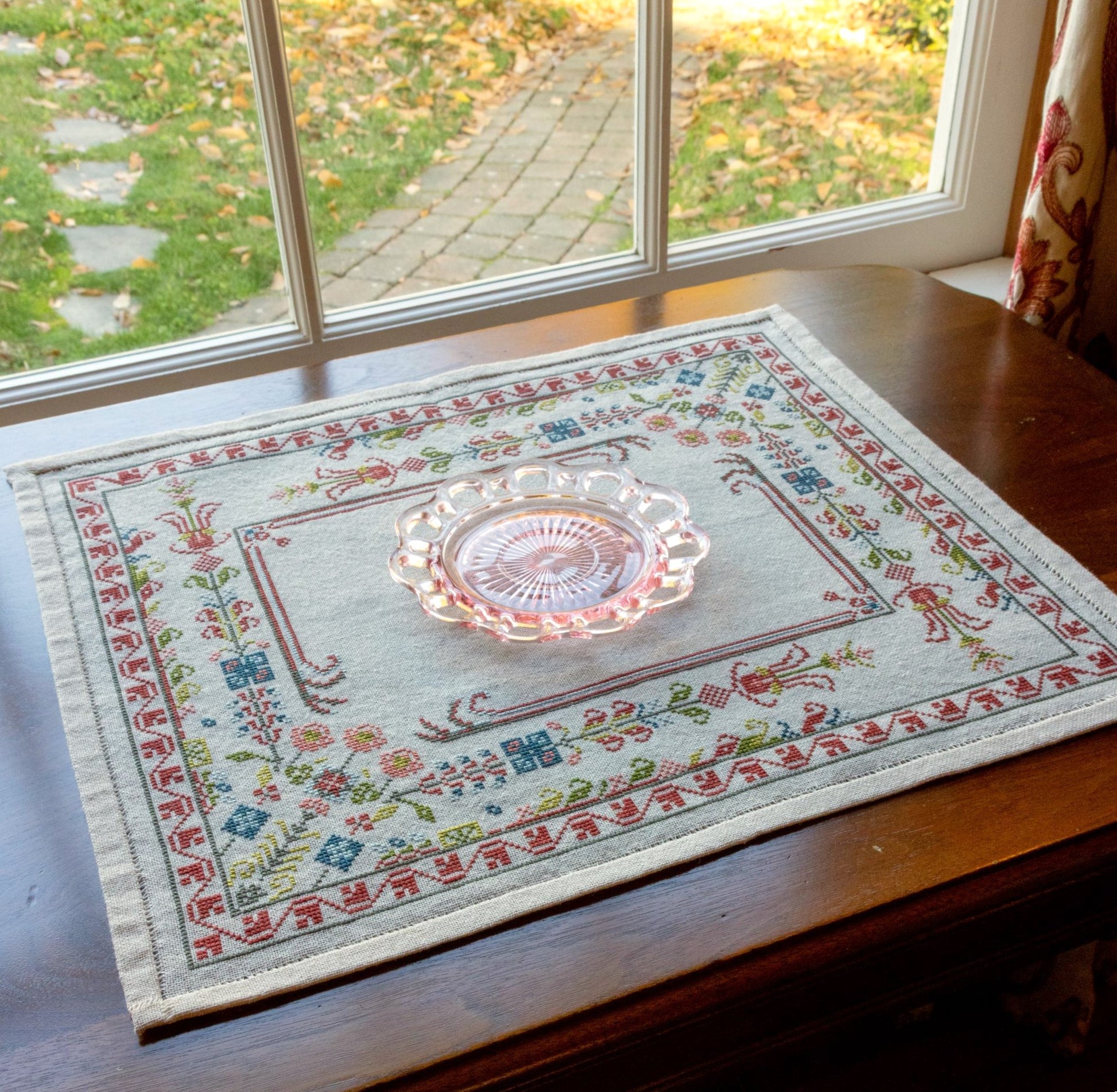 folk embroidery with floral border design