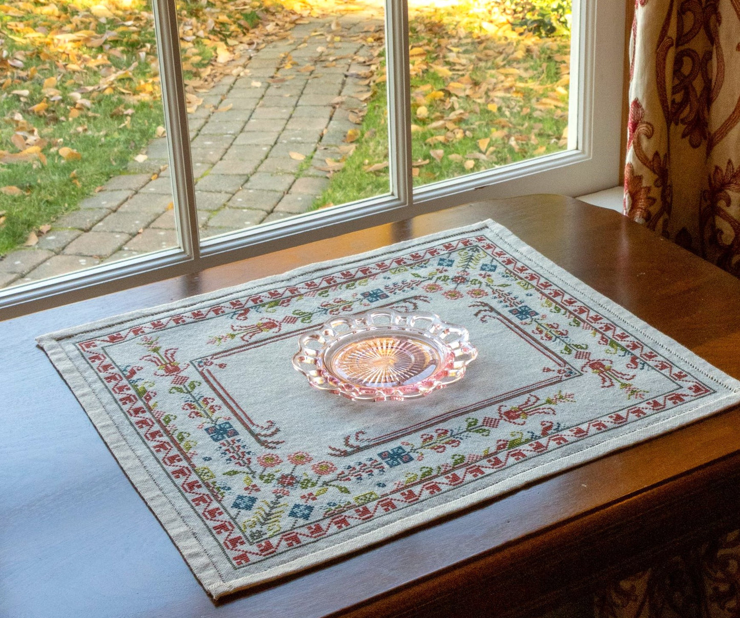 folk embroidery with floral border design