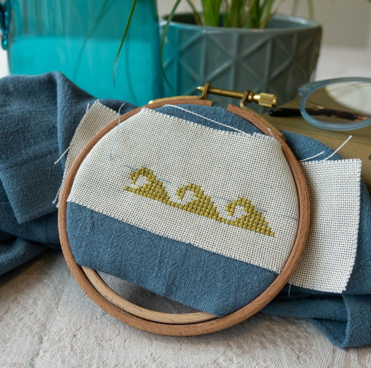 Folk Flourish Seaside folk embroidery kit