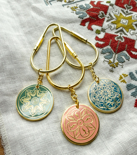 Avlea Folk Embroidery FlossFob--3 colors!