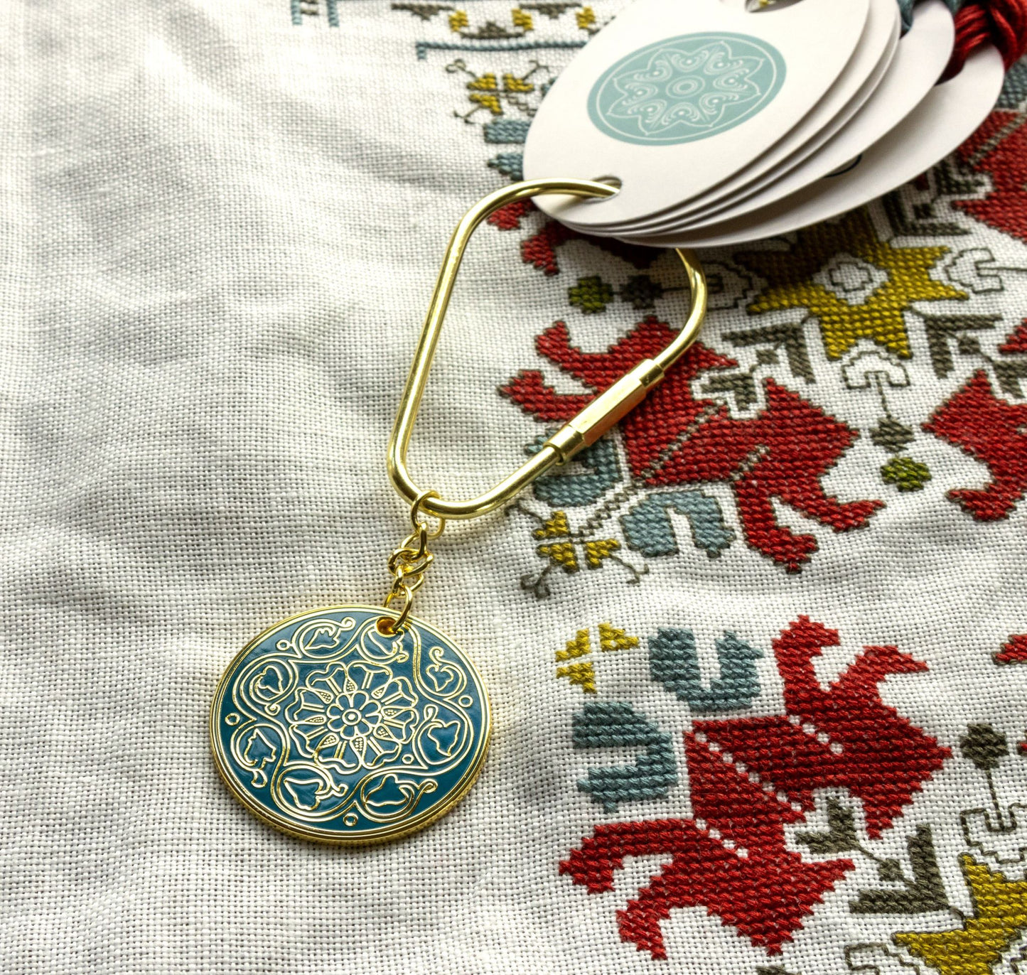 Avlea Folk Embroidery FlossFob--3 colors!