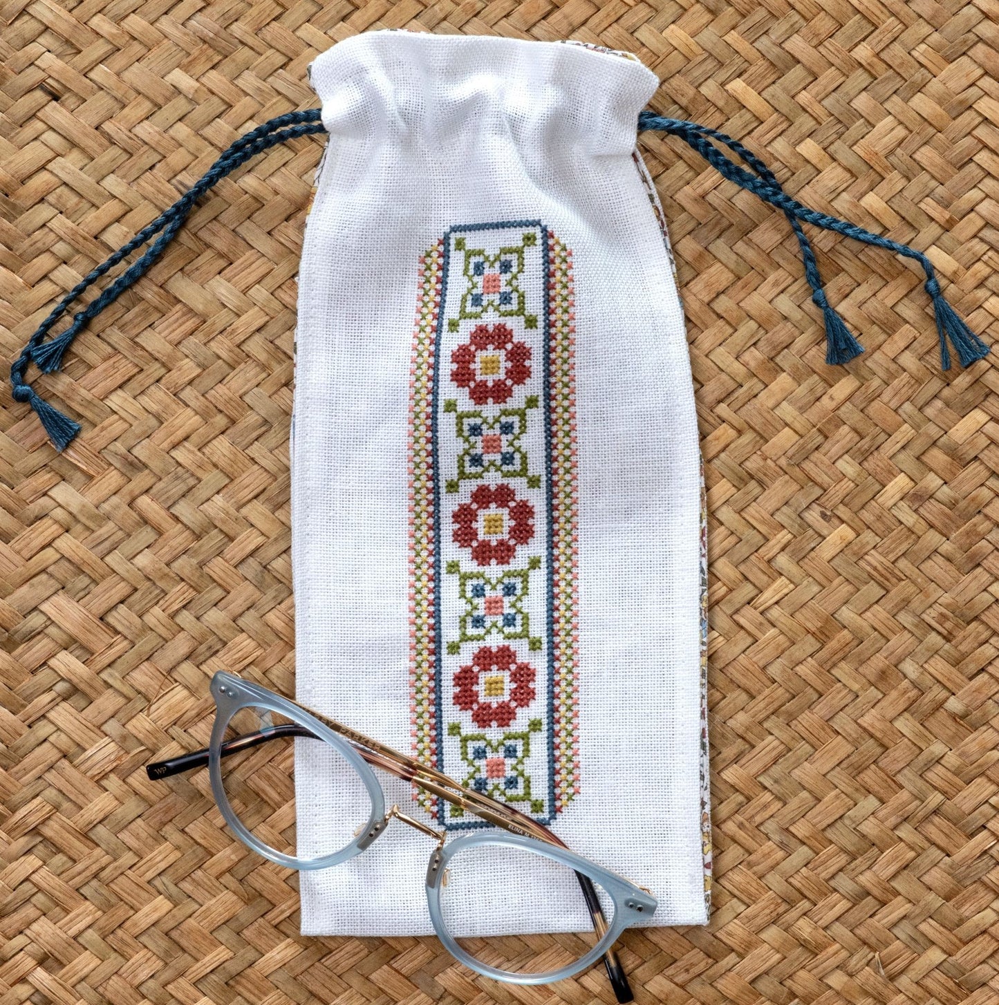 'NEW! Ione lined bag cross stitch folk embroidery kit
