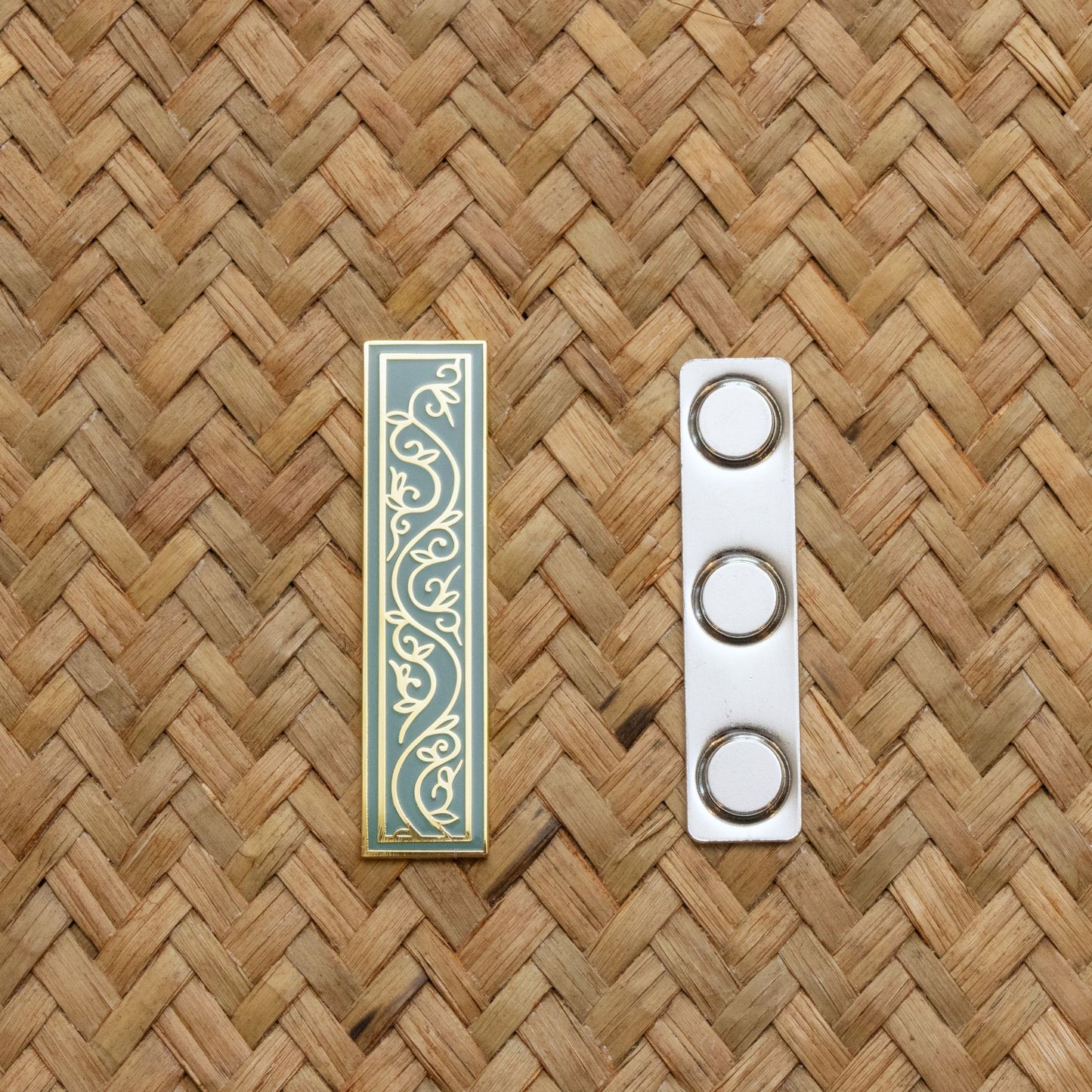 magnetic needleminder bar for folk embroidery cross stitch