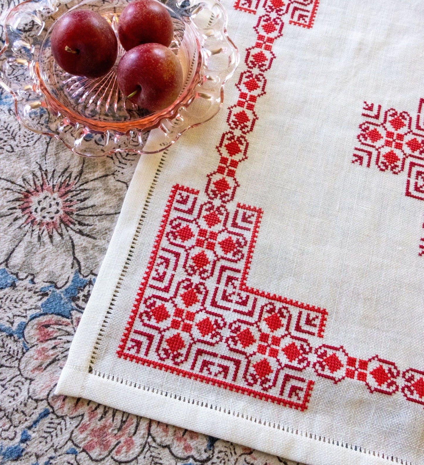 basket cloth with red folk embroidery design