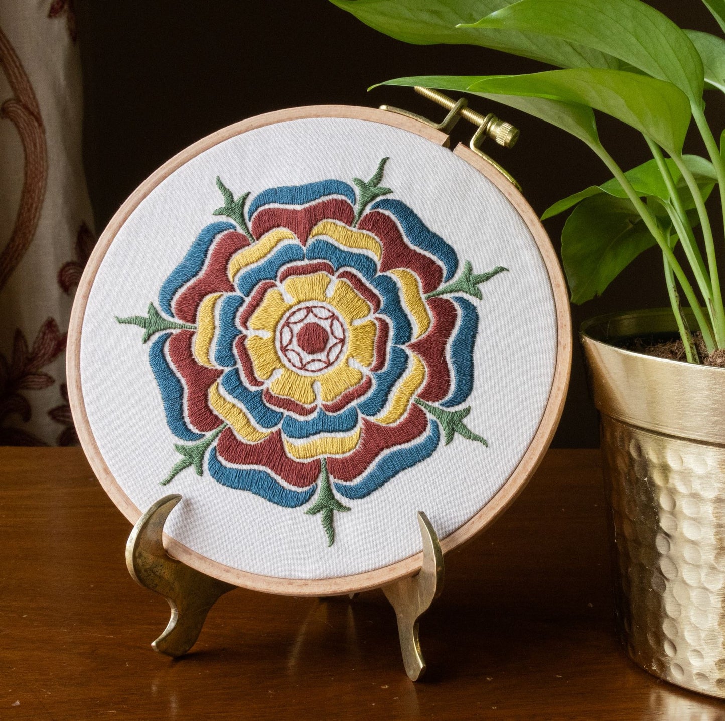 Scottish Rose embroidery hoop kit