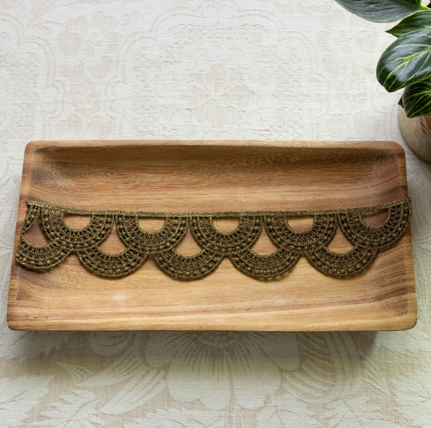 Avlea Trim No. 004 - Greek Double Arch metallic trim