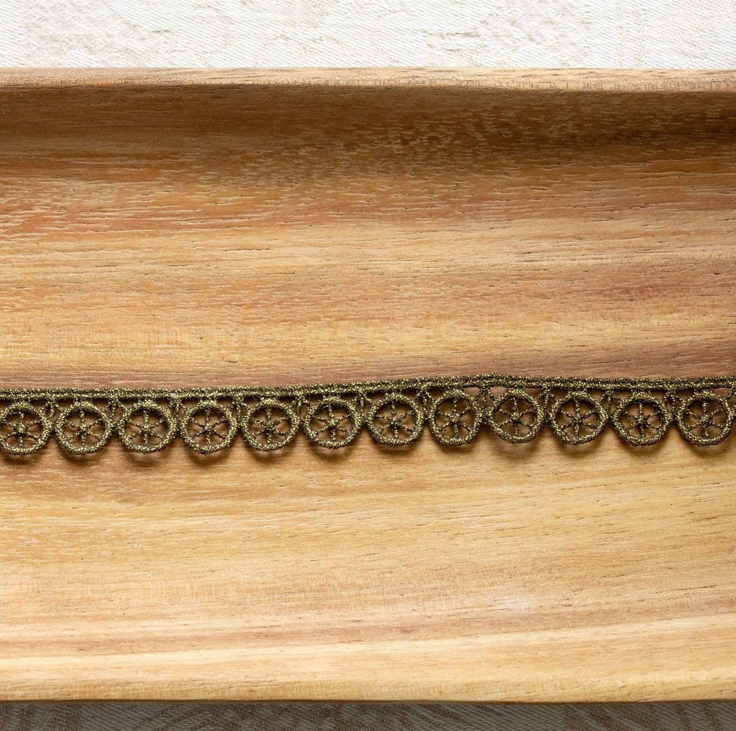 Avlea Trim No. 001 - Greek Circlet metallic trim