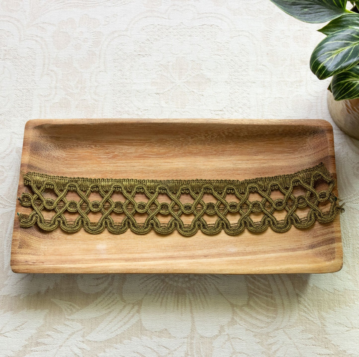 Avlea Trim No. 011 - Greek Interlace metallic trim
